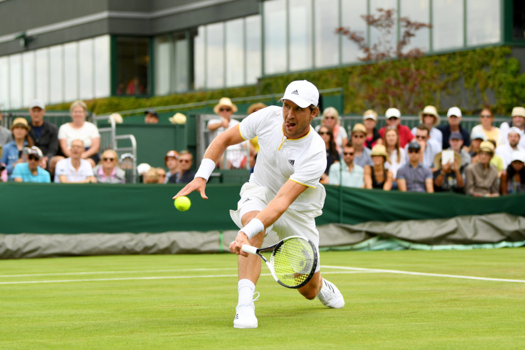 Alexander setzte sich gegen Frances Tiafoe durch, Mischa besiegte Mikhail Kukushkin.