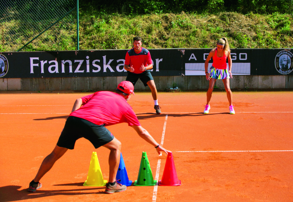 Tennis Magazin-besser spielen mit Trainer Georg Fleischmann und Spielerin Anja Wildgruber Tennis - Tennis Magazin-besser spielen mit Trainer Georg Fleischmann und Spielerin Anja Wildgruber - - Amper Park - Emmering - Bavaria - Germany - 15 September 2016. © Juergen Hasenkopf