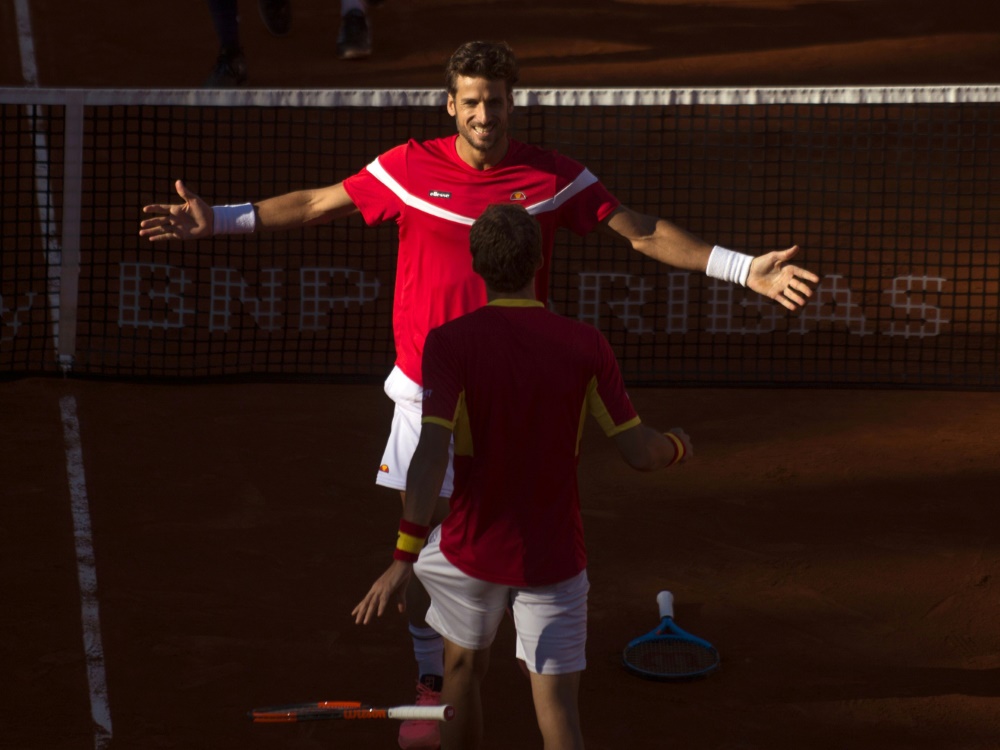 Die Spanier führen vor dem letzten Tag 2:1