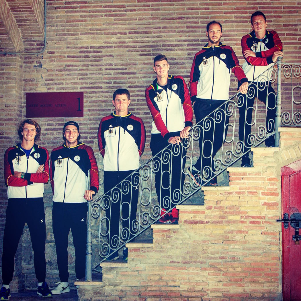 DZ9MtfvX4AEB-Nl.jpg large