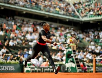 Serena Williams siegt bei Grand-Slam-Rückkehr