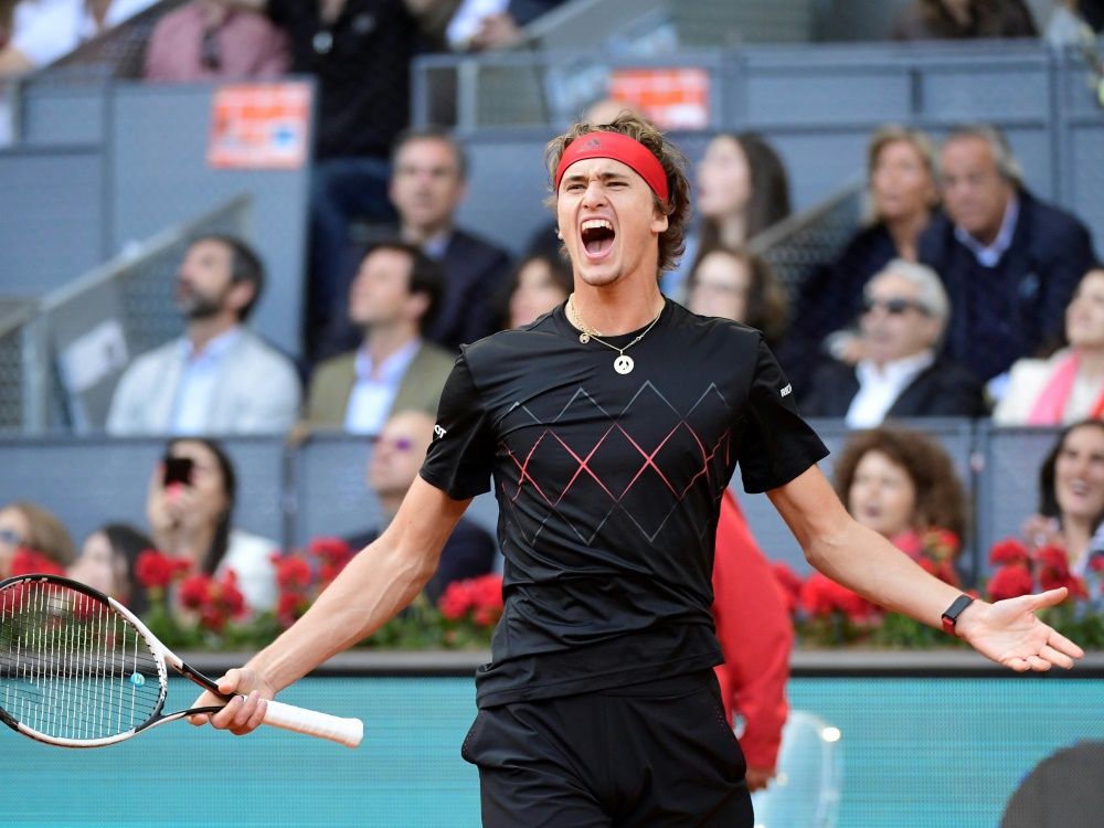 Alexander Zverev besiegt Dominic Thiem mit 6:4, 6:4