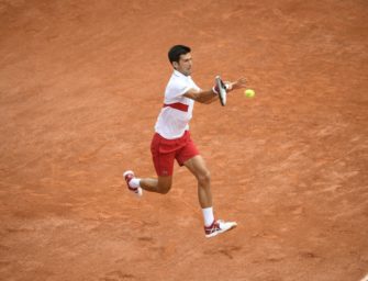 Djokovic mit nächstem Dreisatzerfolg in Runde drei