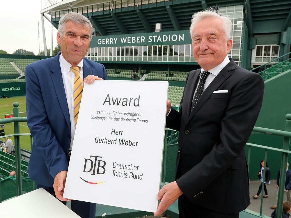 Gerhard Weber (r.) wird für sein Lebenswerk geehrt