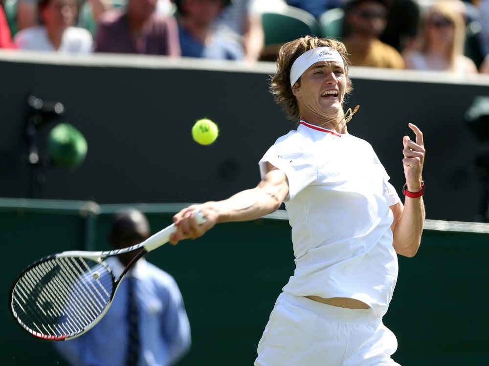 Zverev siegte im Halbfinale klar in zwei Sätzen