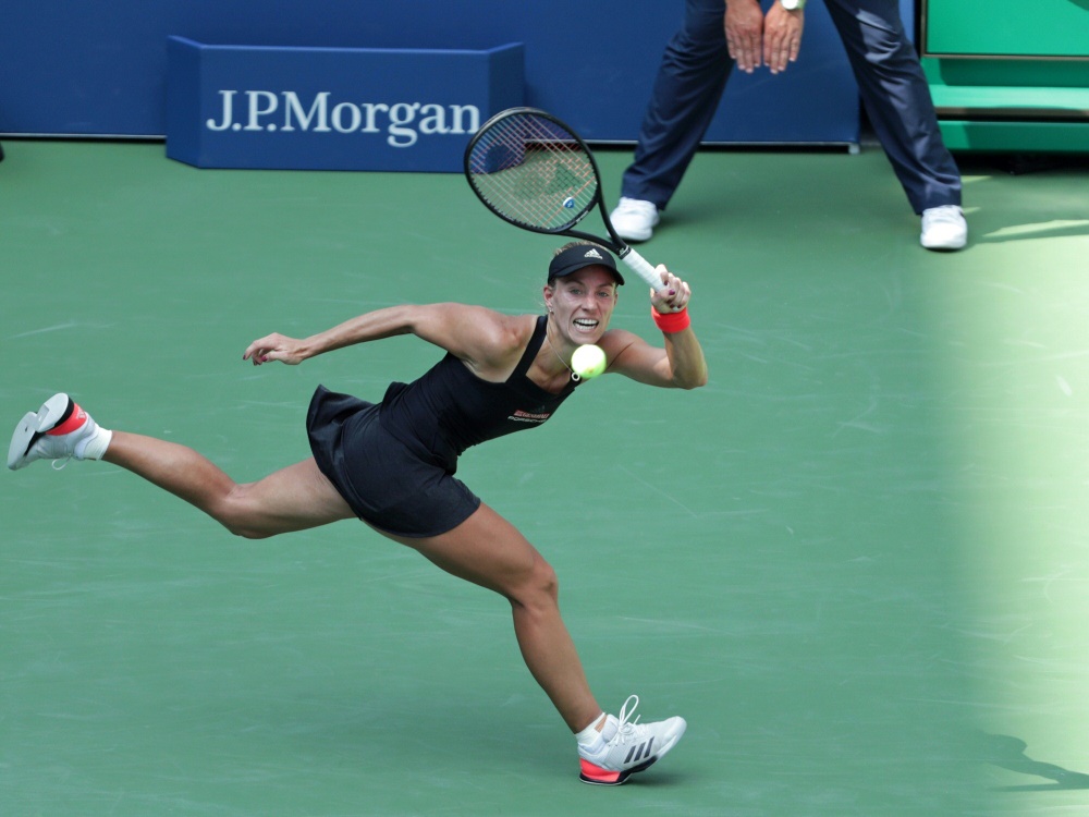 Angelique Kerber zittert sich in Runde drei