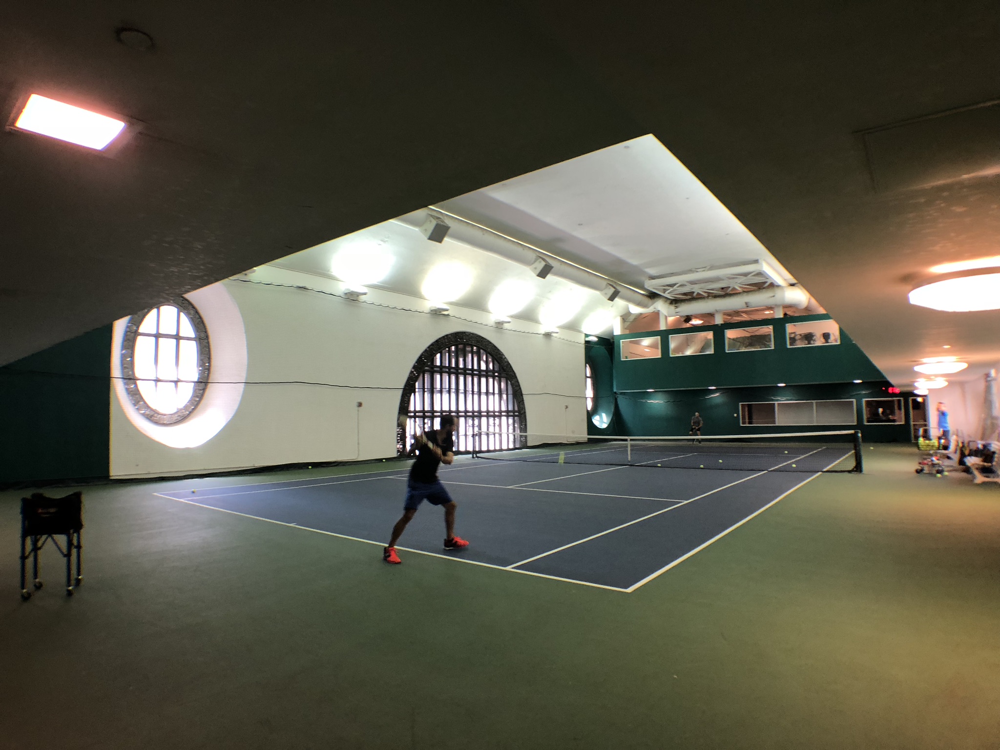 Serve and Drive in New York Der versteckte Tennisplatz in Manhattan