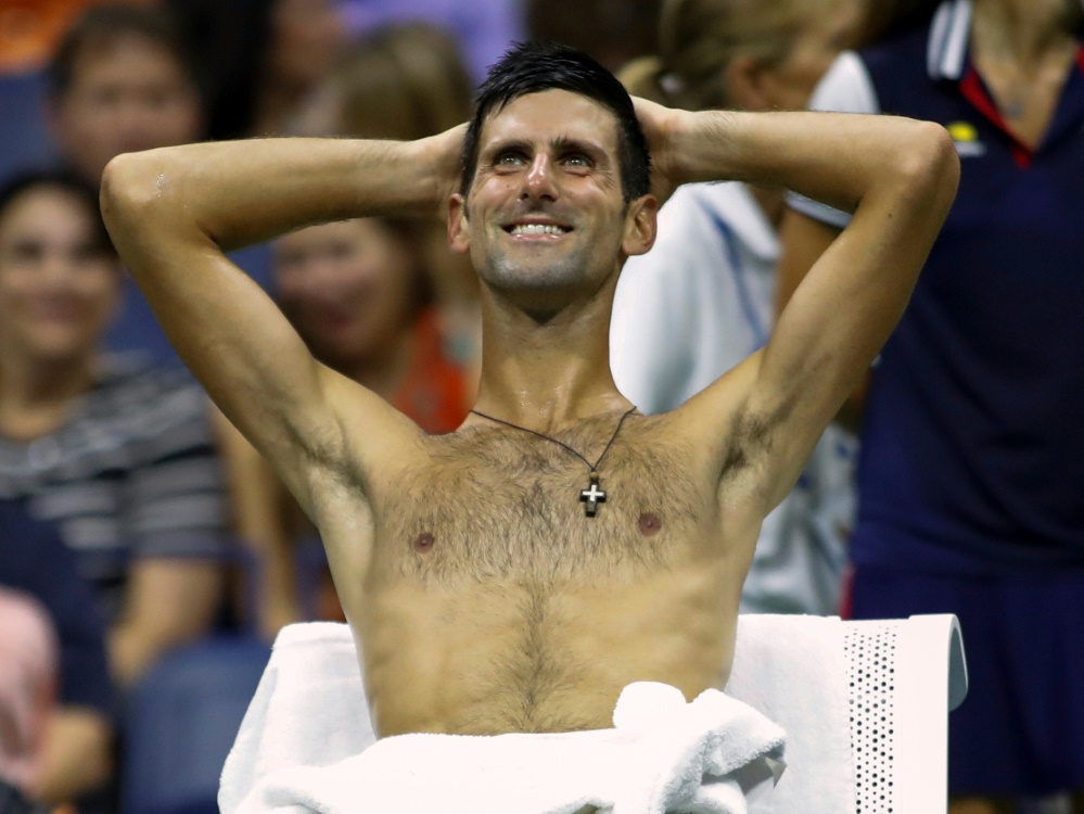 Djokovic trotz Hitze im Halbfinale