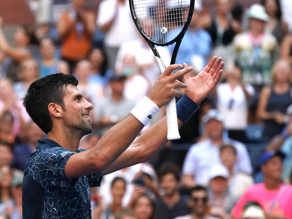 Djokovic besiegt Sousa souverän in drei Sätzen
