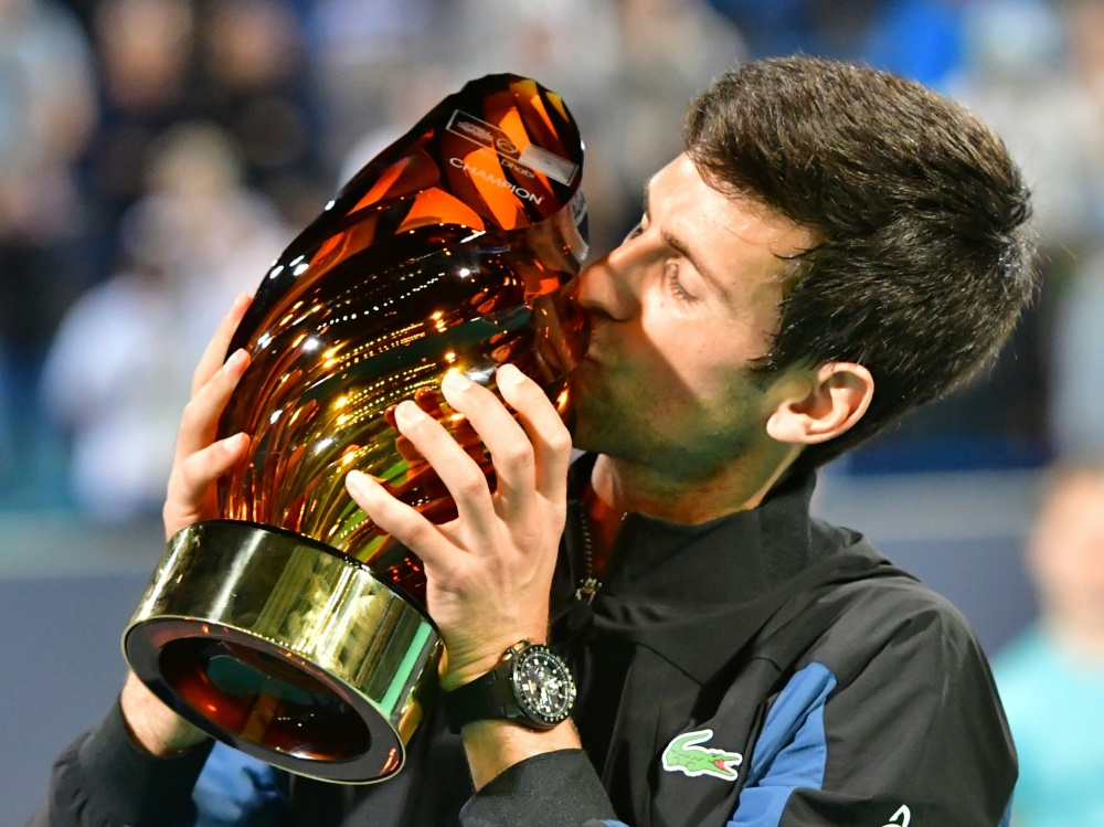 Novak Djokovic gewinnt das Finale von Abu Dhabi