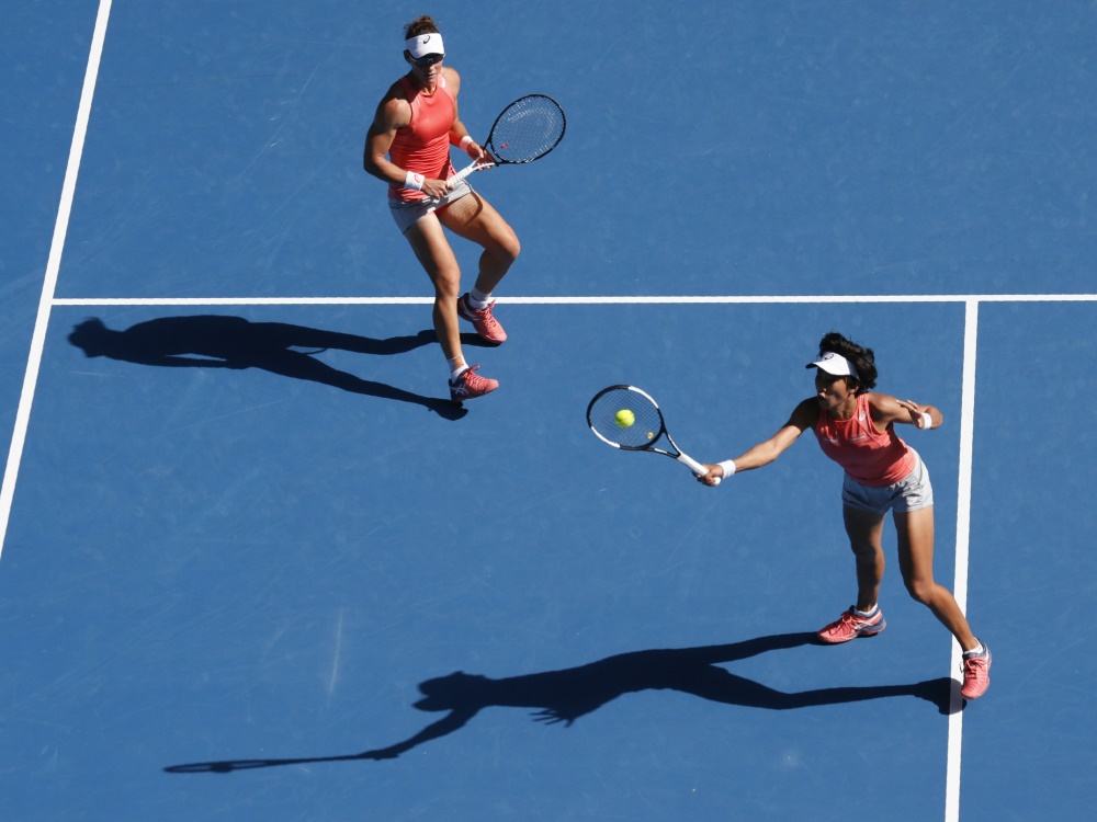 Stosur (l.) und Zhang triumphierten im Doppel