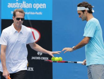 Edberg über Federer: „Ohne größeren Schläger hätte er keine Chance”