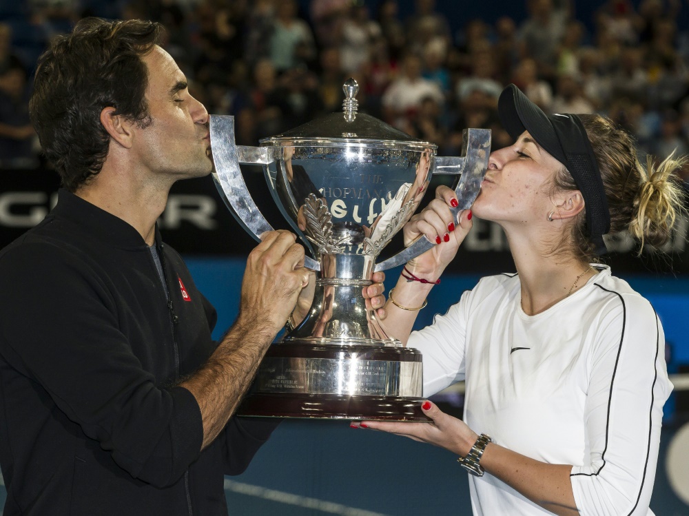 Federer und Bencic feiern den Sieg beim Hopman Cup
