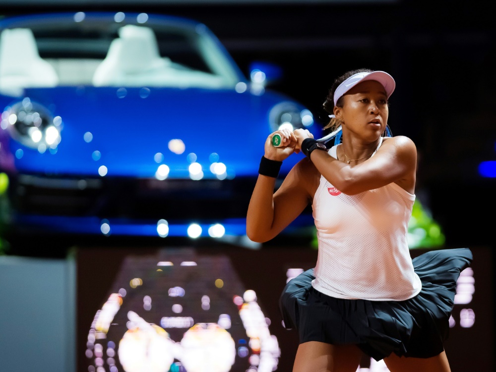 Osaka kämpft sich ins Halbfinale von Stuttgart