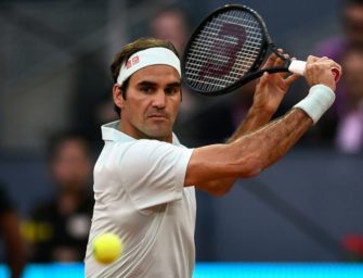 Zwei Matchbälle abgewehrt: Federer kämpft sich ins Viertelfinale