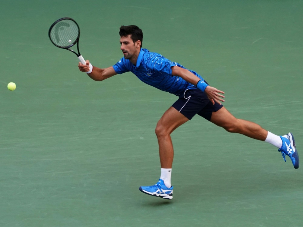 Novak Djokovic zieht souverän in die zweite Runde ein