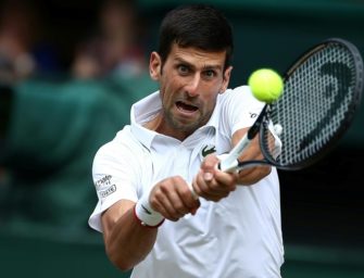 „Dreimal so viele Kilo wie jetzt“: Djokovic beim Sumo chancenlos