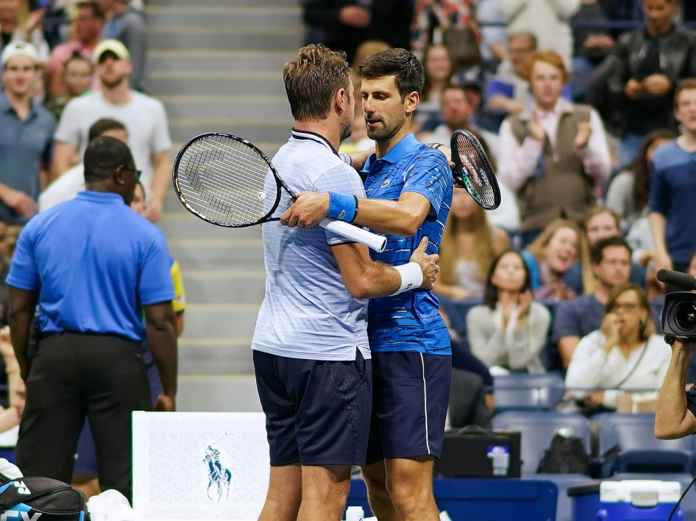 Djokovic (r.) gab gegen Wawrinka im dritten Satz auf