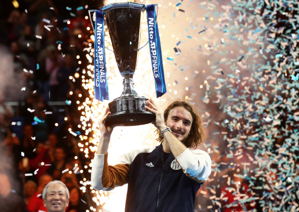 Stefanos Tsitsipas Kurze Haare / Dritte Erstrunden-Pleite in Folge - Tsitsipas bereits ... : Official tennis player profile of stefanos tsitsipas on the atp tour.