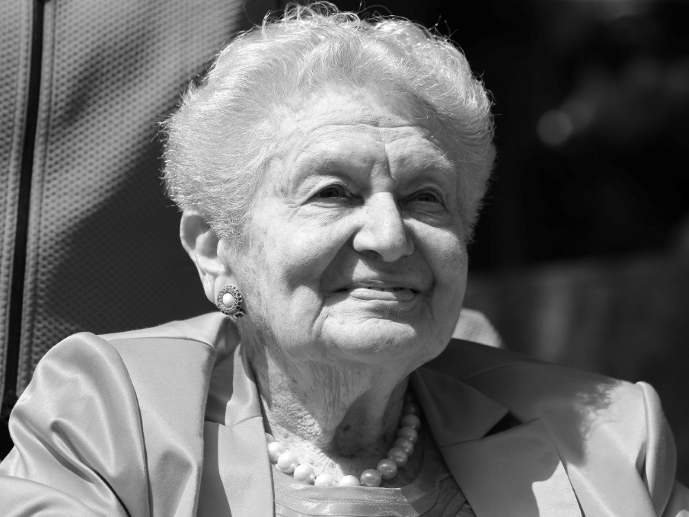 Angela Buxton ist im Alter von 85 Jahren verstorben