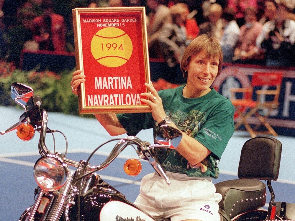 Navratilova gibt 1994 erstmals Karriereende bekannt