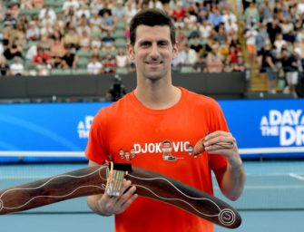 Djokovic bei Rückkehr auf den Tennisplatz mit Kurzprogramm