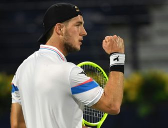 Struff startet mit einem Sieg in die neue Saison