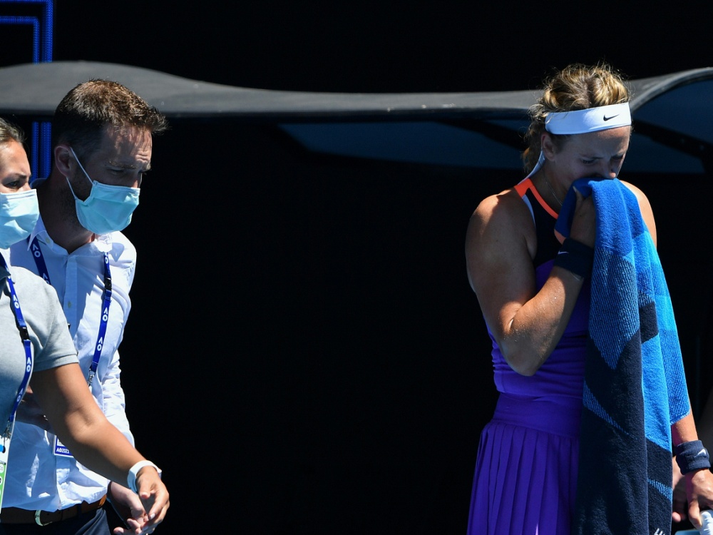 Asarenka musste bei ihrer Niederlage behandelt werden