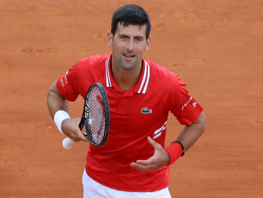 Djokovic setzt sich gegen Jannik Sinner durch