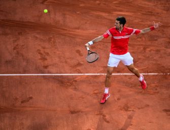 Djokovic schnappt Tsitsipas den Sieg weg und feiert zweiten Triumph in Paris