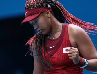 Tennis: Osaka ungefährdet im Achtelfinale