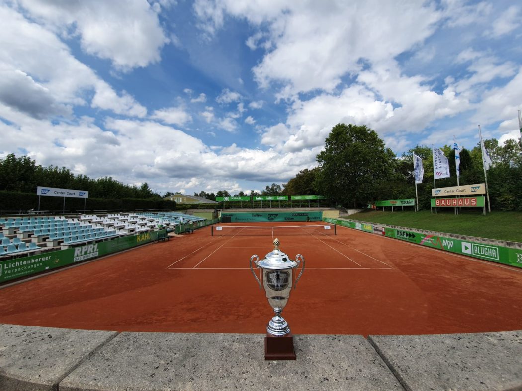 Trophäe am SAP Center Court in Mannheim