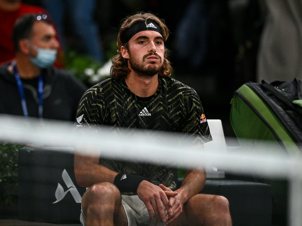 Paris: Tsitsipas musste wegen Armproblemen aufgeben