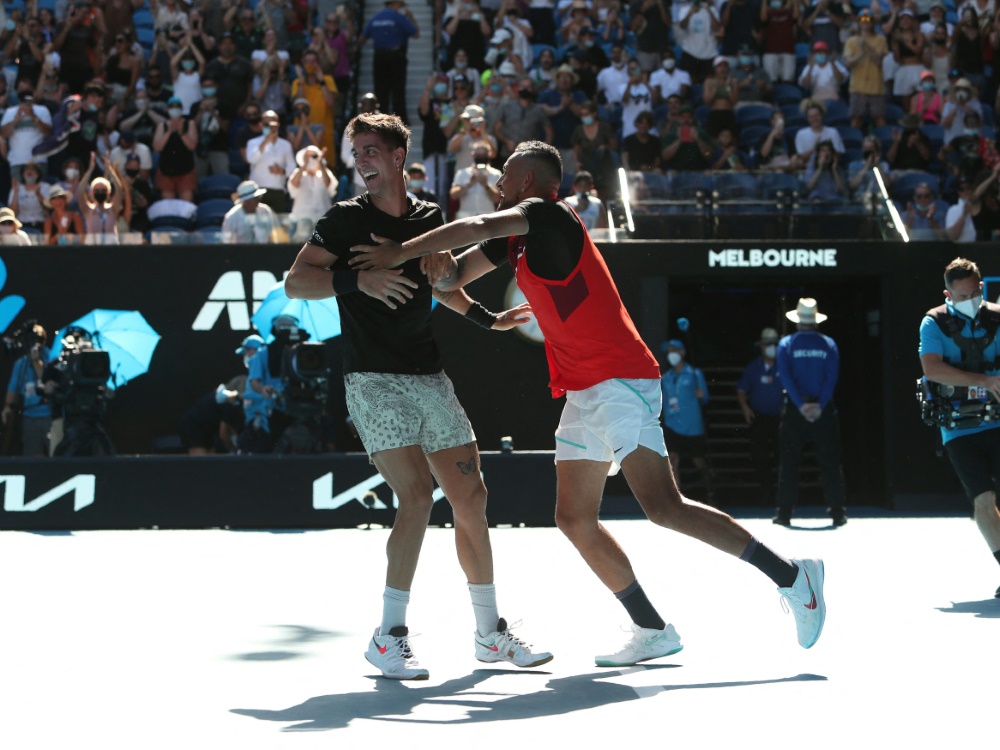 Kokkinakis und Kyrgios (r) sorgen für eine große Show