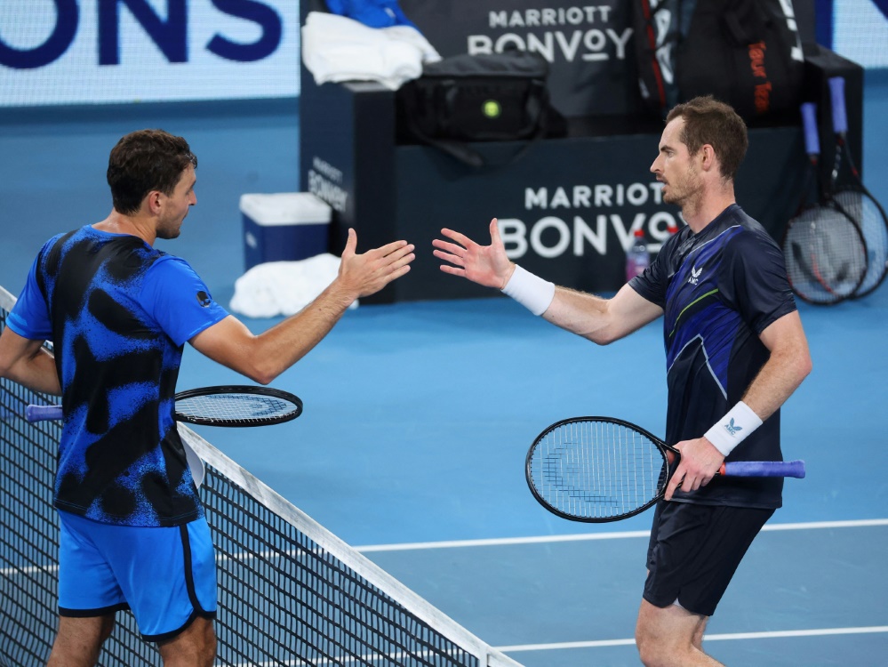 Andy Murray muss sich Aslan Karazew geschlagen geben