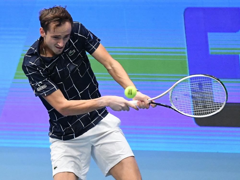 Daniil Medwedew setzt sich gegen Andy Murray durch