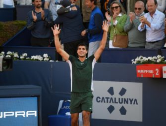 Alcaraz triumphiert in Barcelona – ab Montag Nummer neun