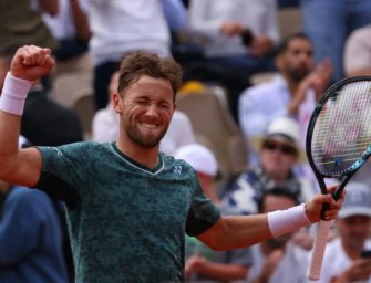 Ruud erster Norweger im Viertelfinale von Paris