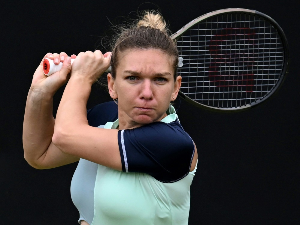 Simona Halep kann gibt wegen einer Nacken-Blockade auf