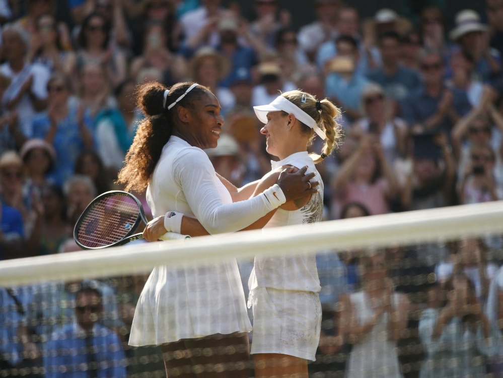 Serena Williams und Angelique Kerber (r.)