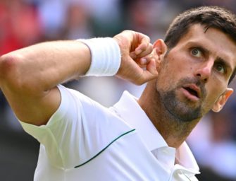 Nach 0:2-Satzrückstand: Titelverteidiger Djokovic im Halbfinale