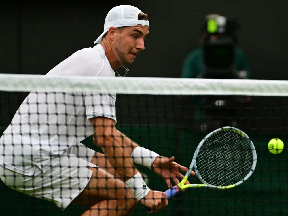 Jan-Lennard Struff setzt sich gegen Benjamin Bonzi durch