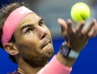 Trotz Schwächephase und Nasentreffer: Nadal in Runde 3