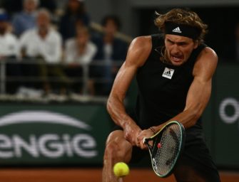 Ungewöhnliche Einheit: Zverev spielt mit 98-Jährigem