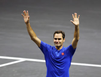 Umjubelter Federer geht mit Niederlage in die Tennis-Rente