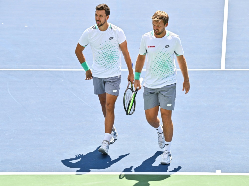 Mies (links) ohne Krawietz erfolgreich