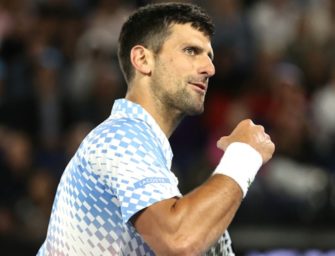 Trotz Verletzung: Djokovic in Runde drei