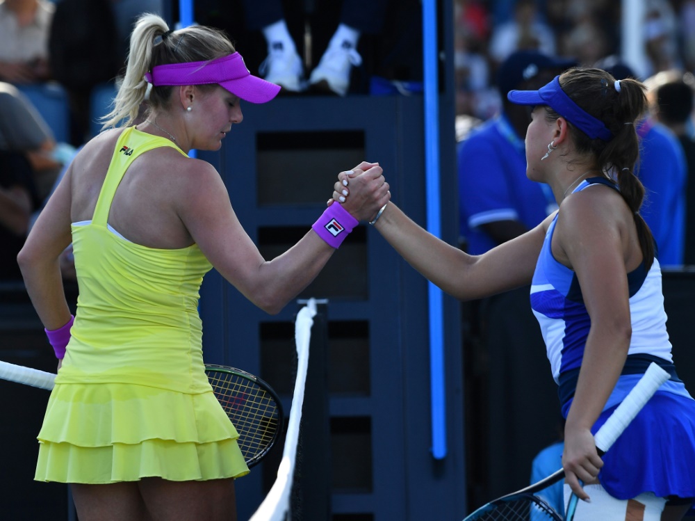 Baindl (links) und Rachimowa nach ihrer Partie