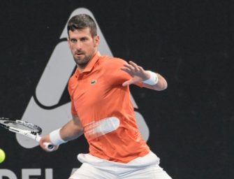 Sieg über Medvedev: Djokovic im Adelaide-Finale