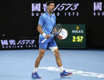 Djokovic in Melbourne in Runde drei